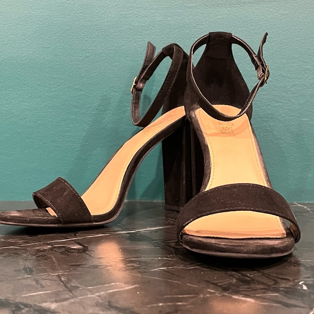 Brash black faux suede open toe, ankle strap, 8.5W, 4” block heels